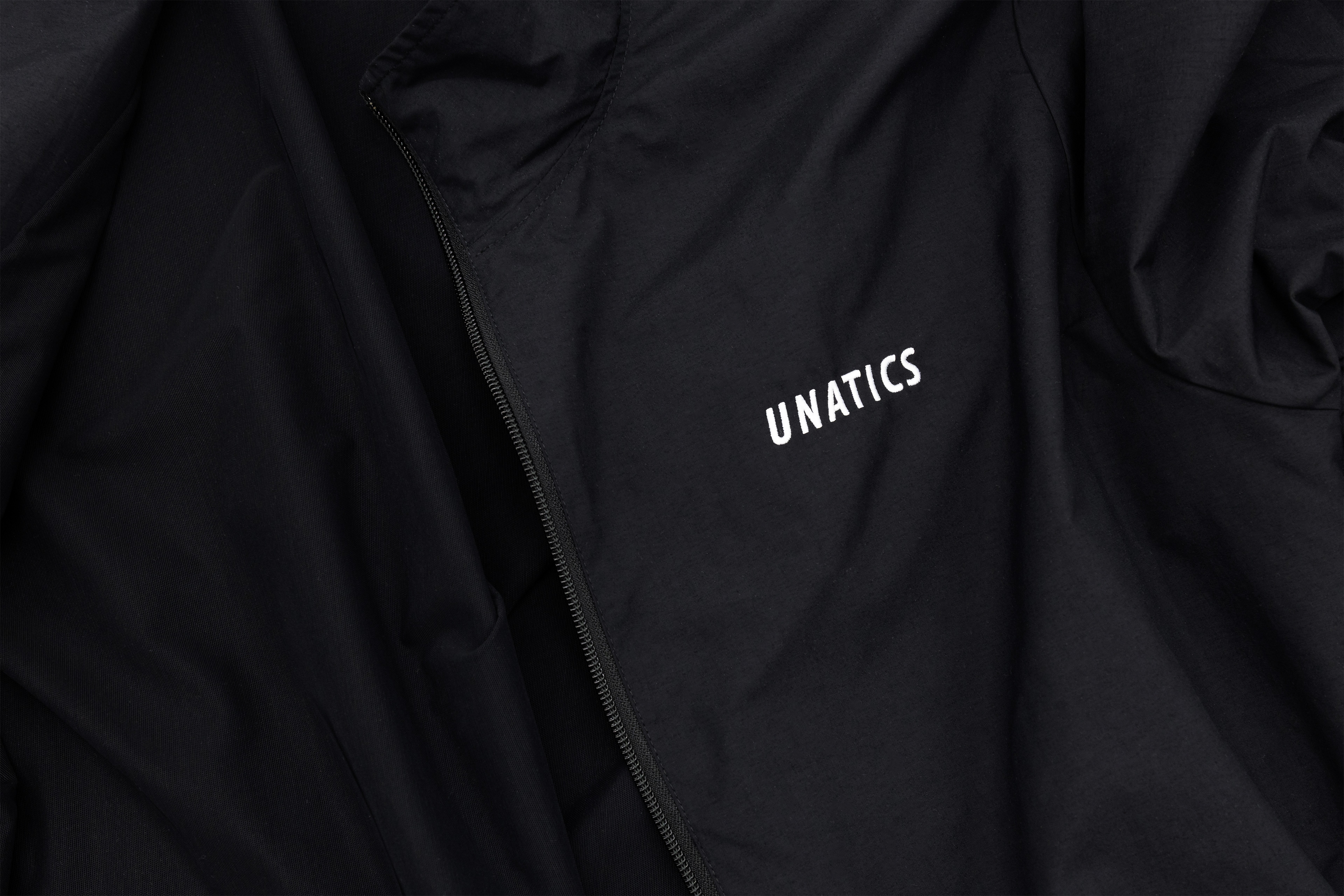 Windrunner Tracktop 'Italic' black