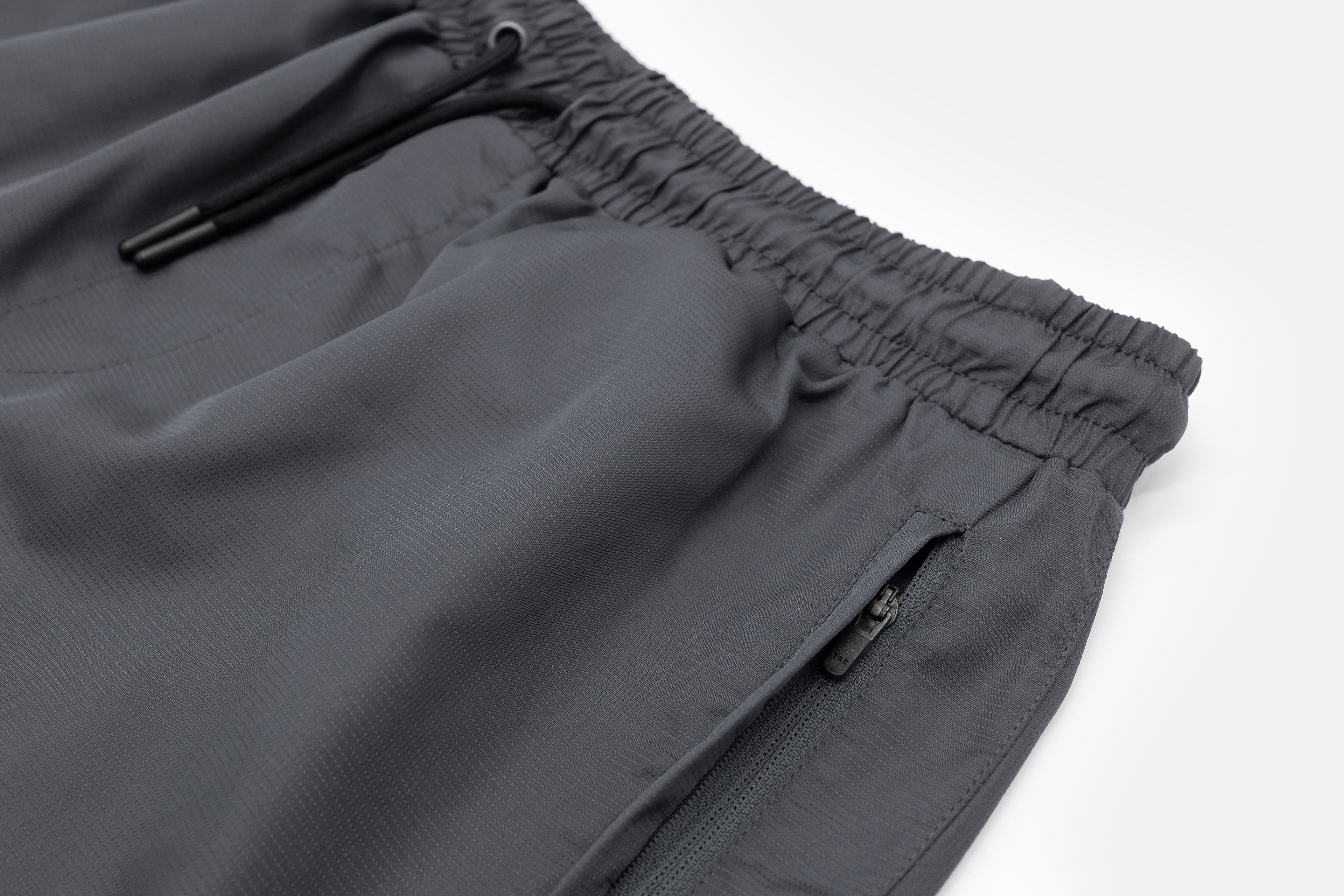 Short 'Essential Tech' grey