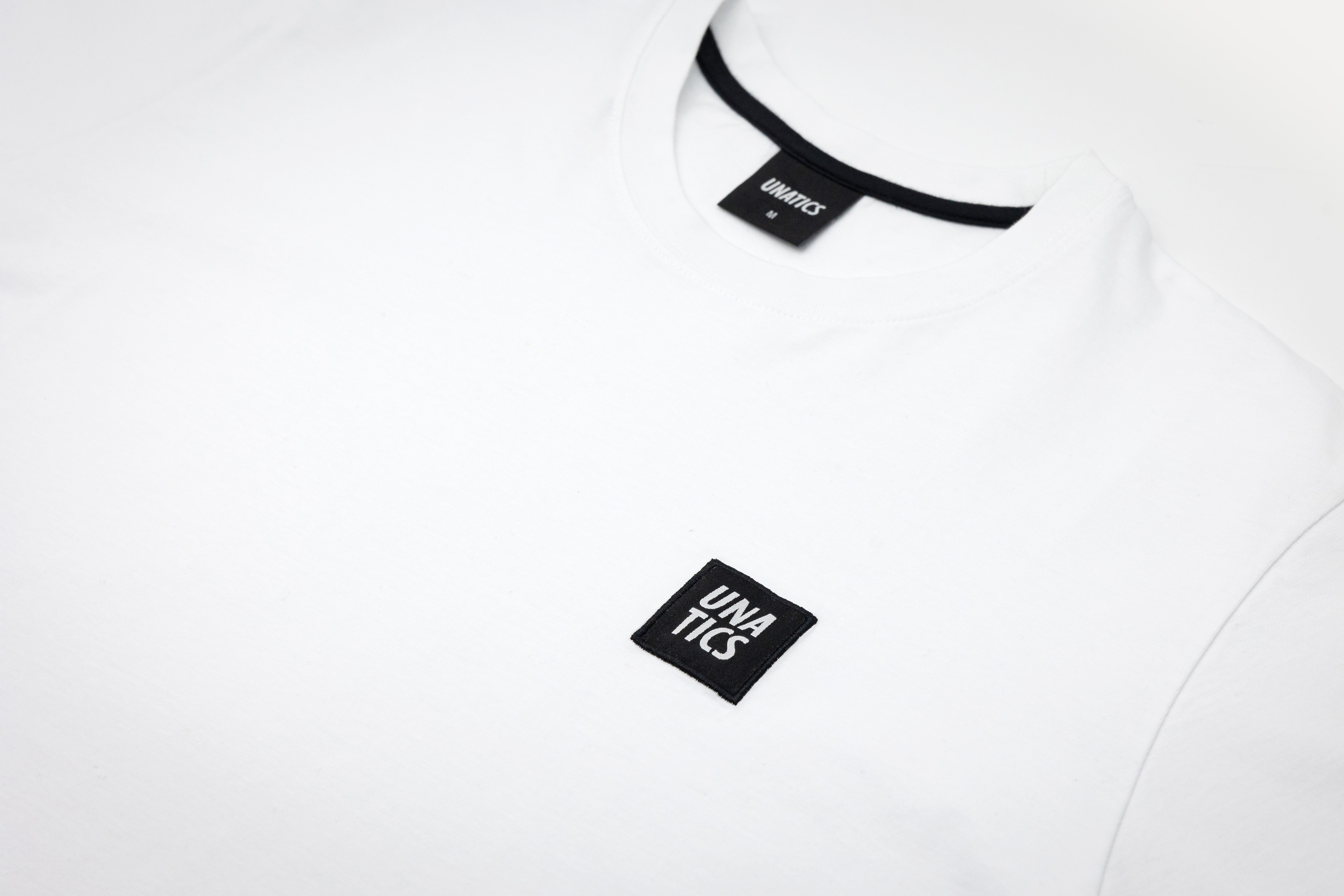 T-Shirt 'Brandlabel' white