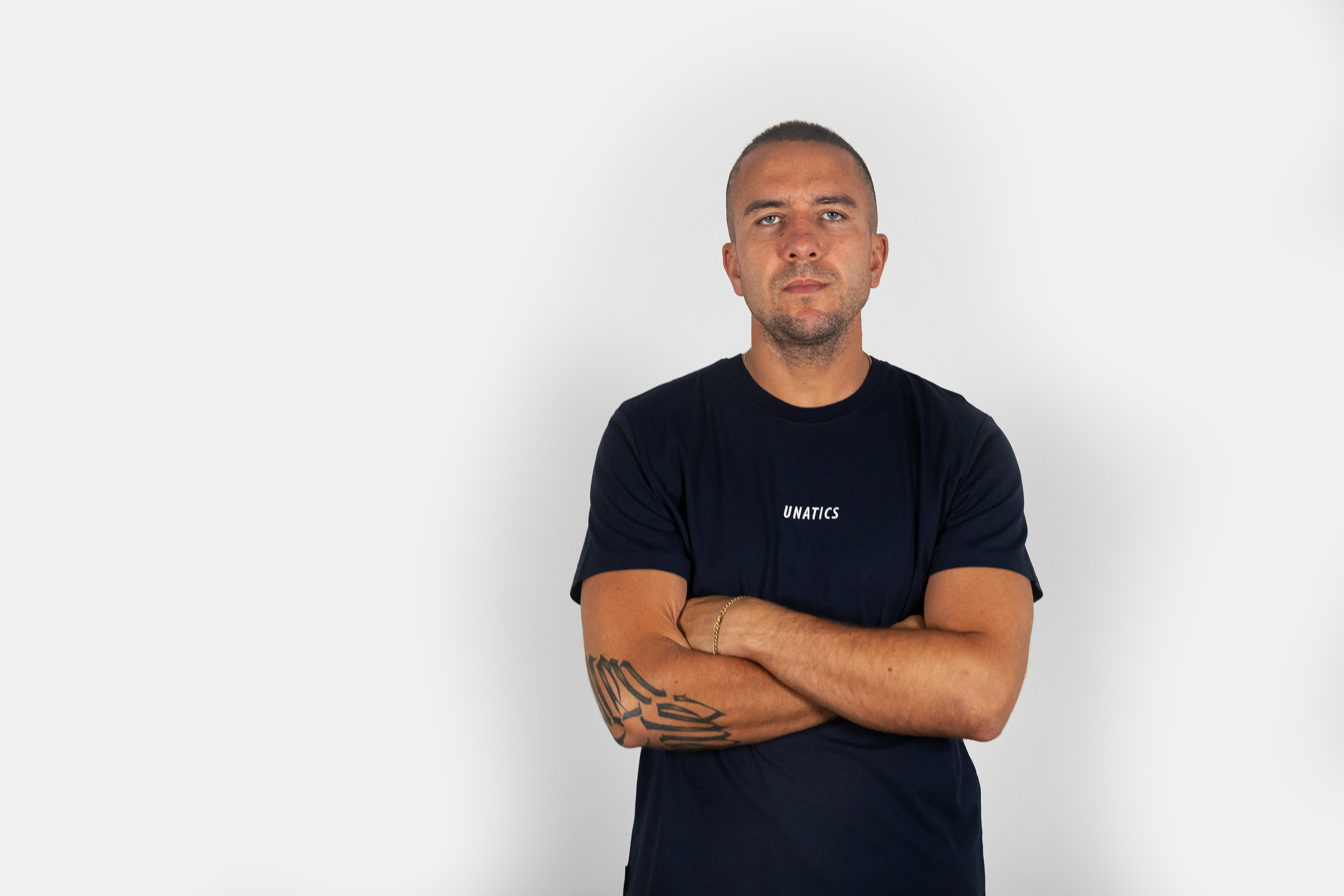 T-Shirt 'Emblem Backprint' navy white