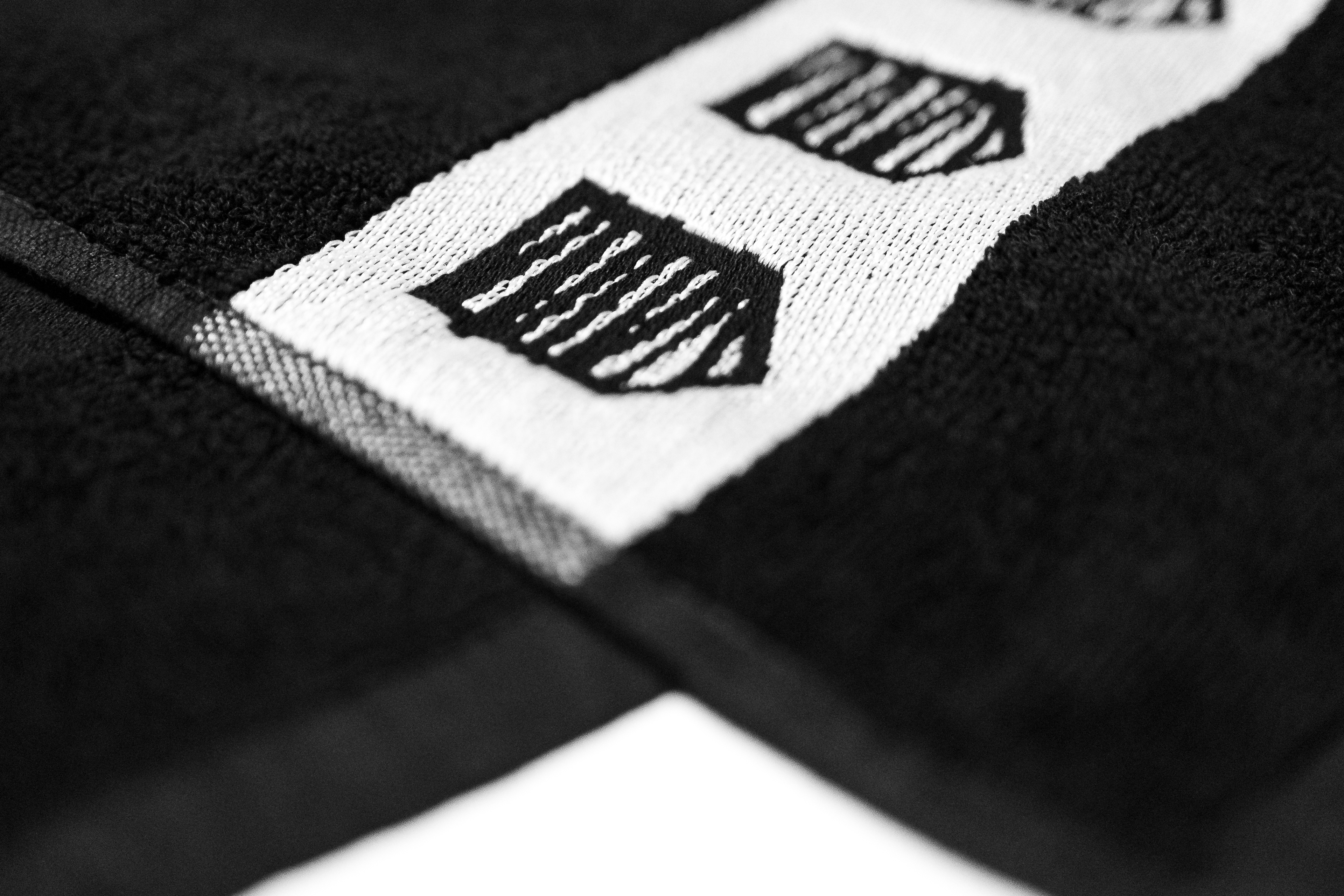 Strandtuch 'Logo' black
