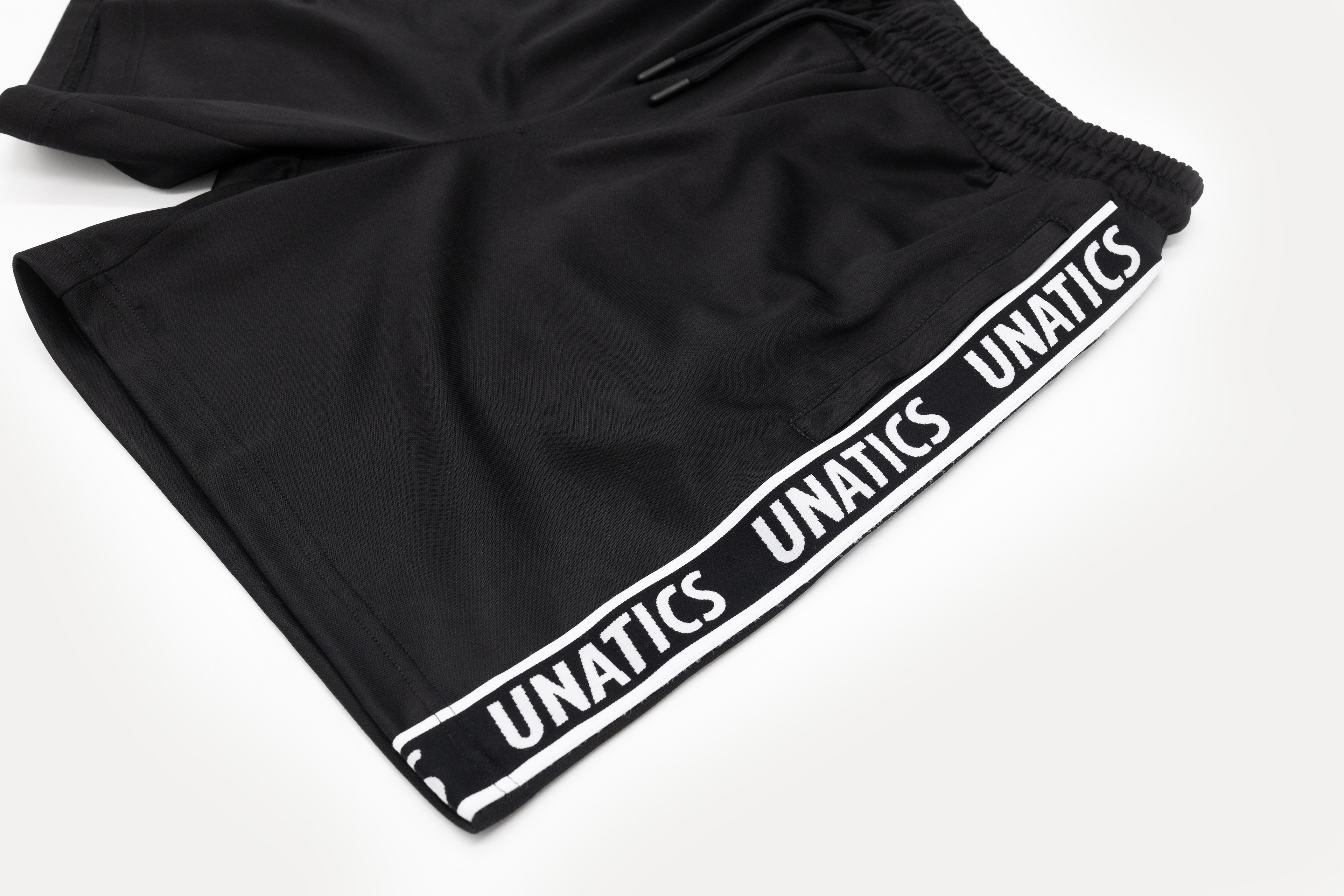 Short 'Taping Unatics' black