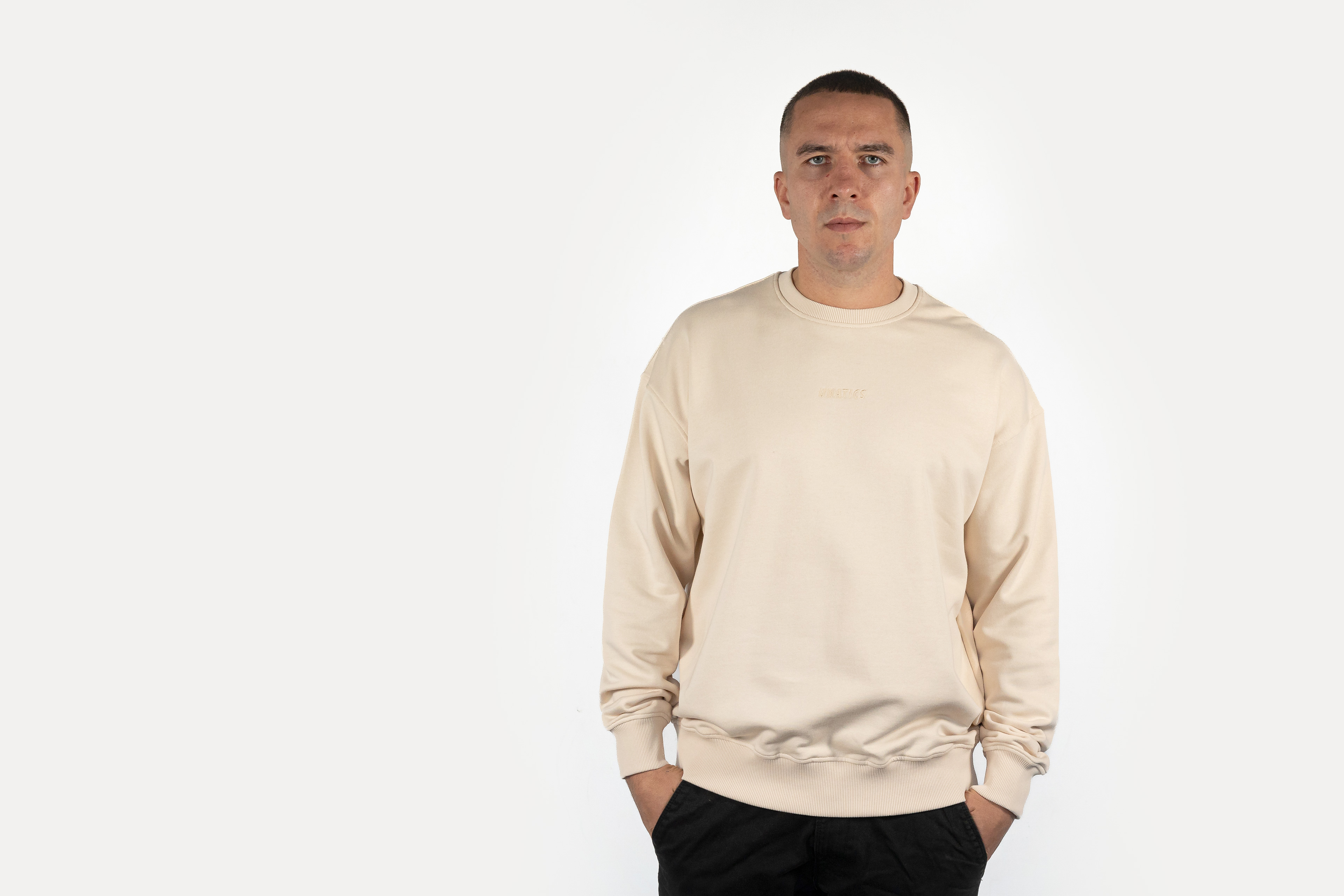 Crewneck 'Italic' beige
