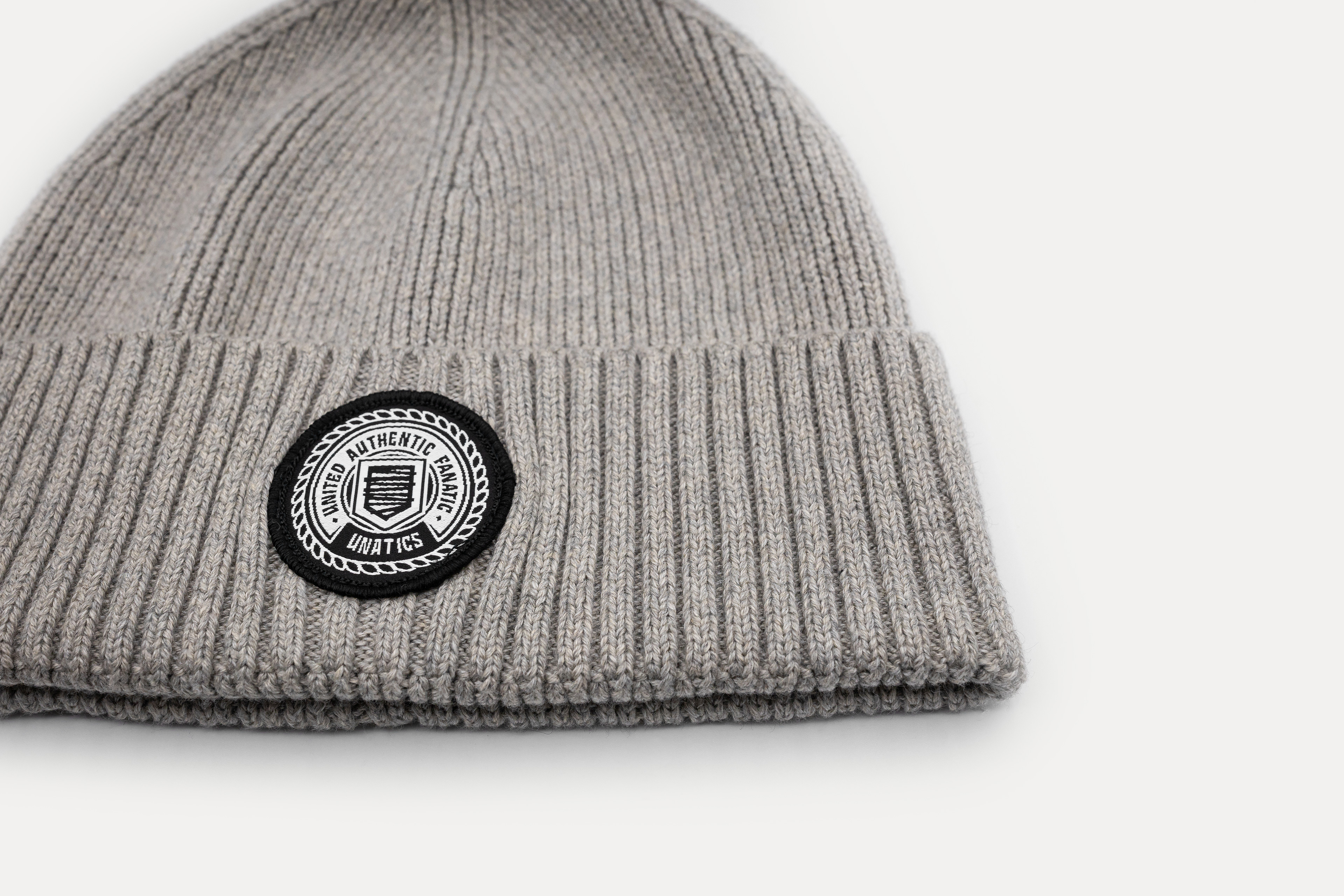Beanie 'Emblem' light grey